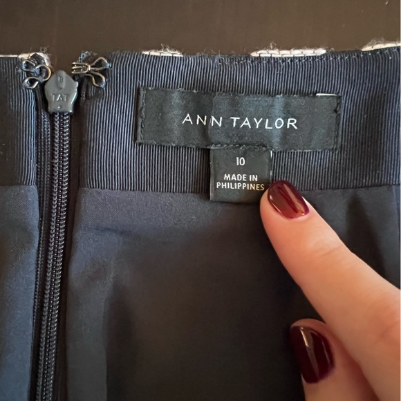 Ann Taylor Geometric Patterned Skirt - Picture 4 of 7